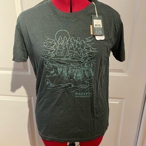 NWT Tentree Graphic Tshirt Dark Green/blue